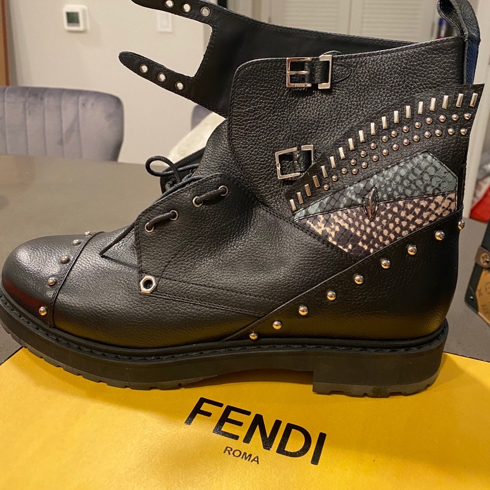 COPY - FENDI Boots